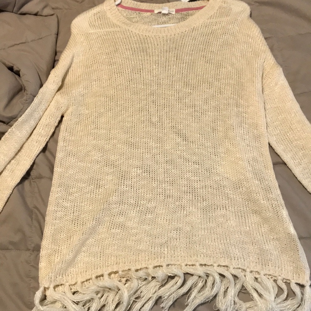 Long sleeved sweater